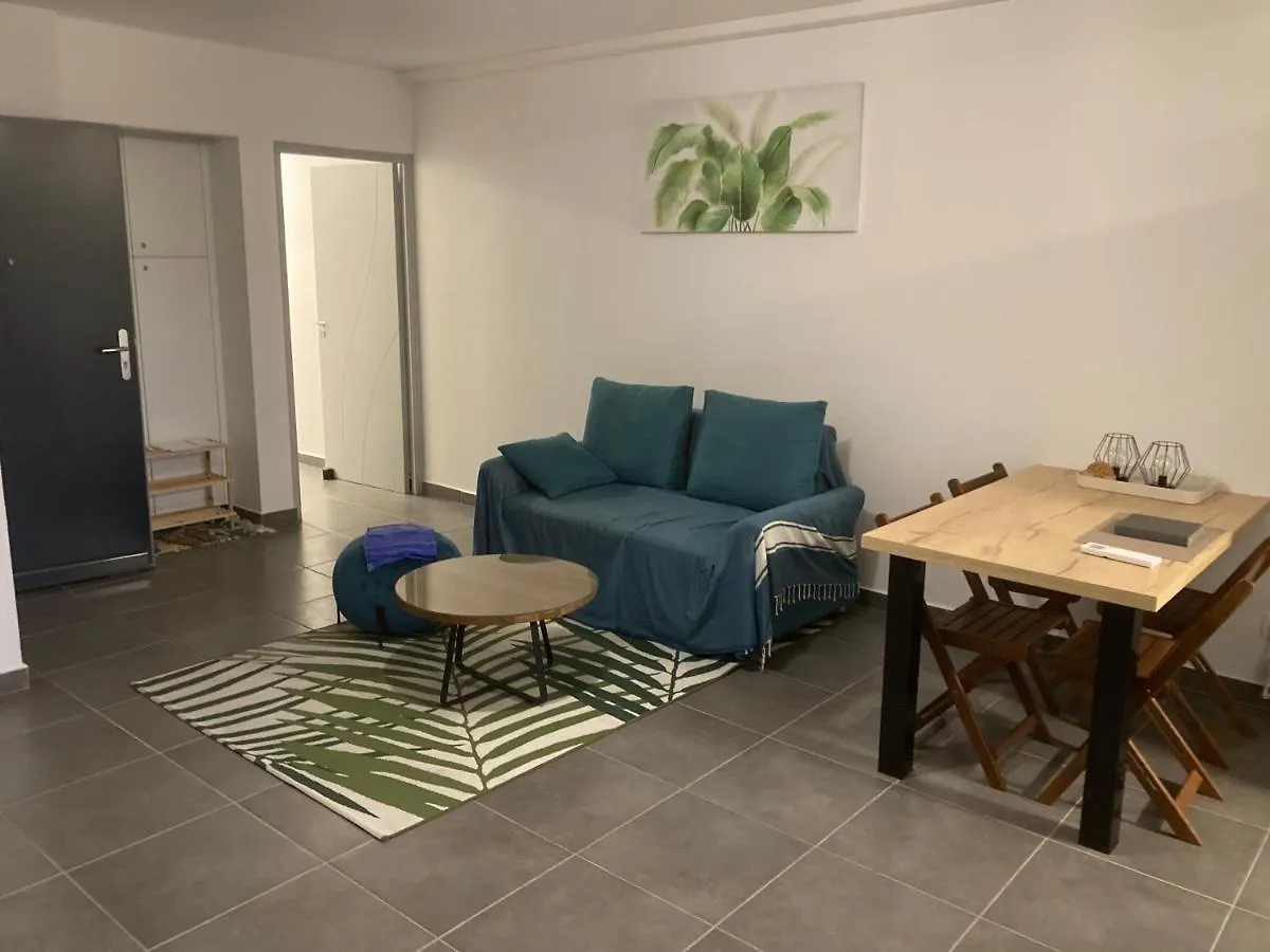Standing Residence Kumuhei Papeete