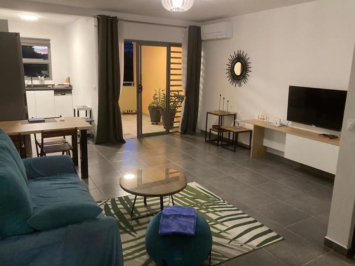 Standing Residence Kumuhei Papeete
